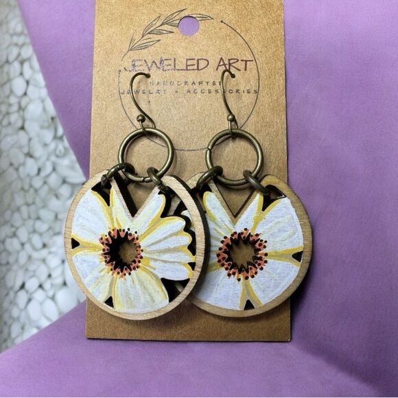 JEWELED ART White Flower Cutout Hand-Painted Wood Earrings Floral Boho - Picture 1 of 3